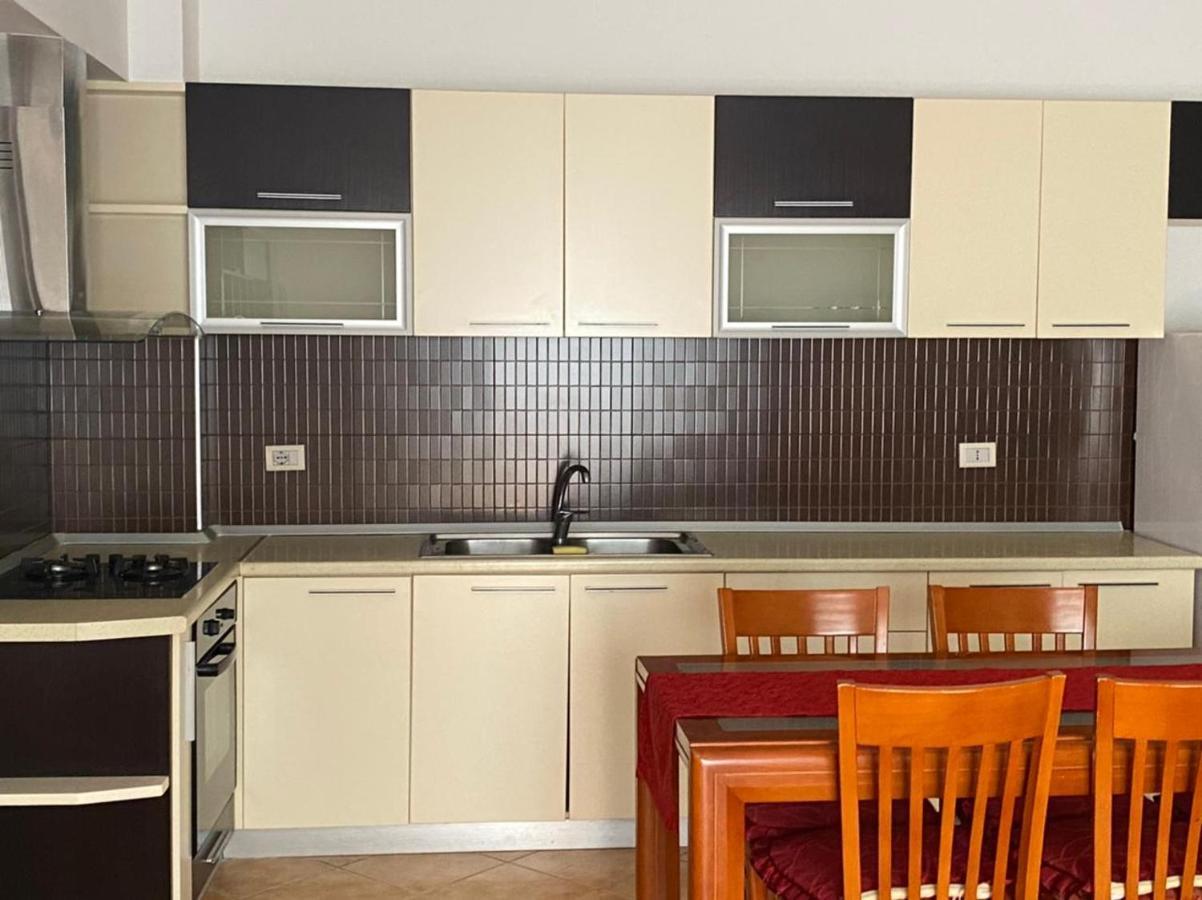 Ari'S Apartment فلورا المظهر الخارجي الصورة